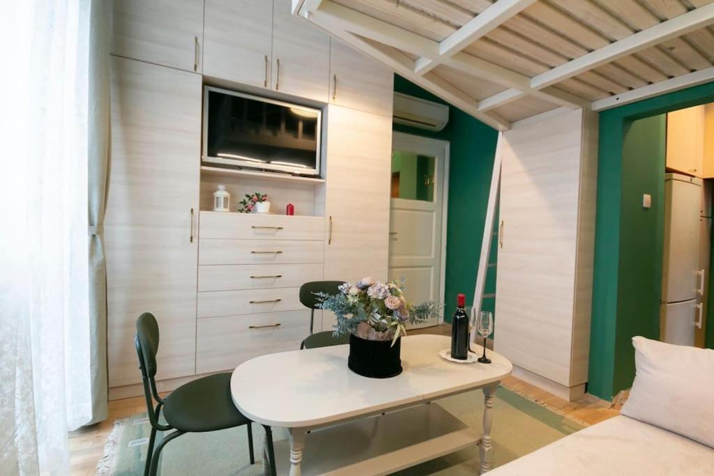 Loft Studio In The City Center Lägenhet Sofia Exteriör bild